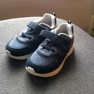 OshKosh B'gosh toddler boy shoes
